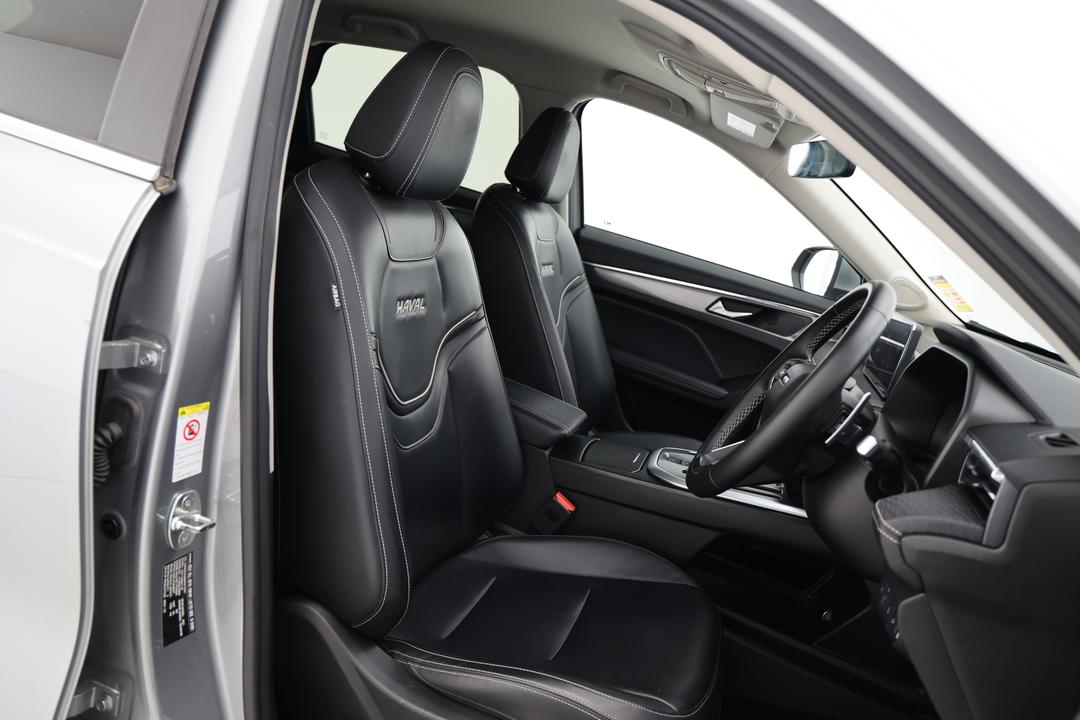 2021 GWM Haval Jolion Lux, Automatic, 76073 km, Right Side Front Door Cabin View