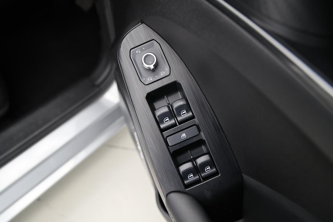 2021 GWM Haval Jolion Lux, Automatic, 76073 km, Drivers Side Door Panel Controls