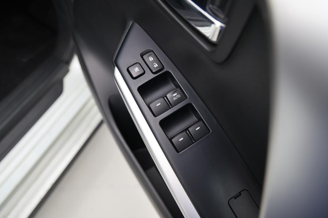 2019 Mitsubishi Pajero Sport Gls (4x4) 5 Seat, Automatic, 100078 km, Drivers Side Door Panel Controls