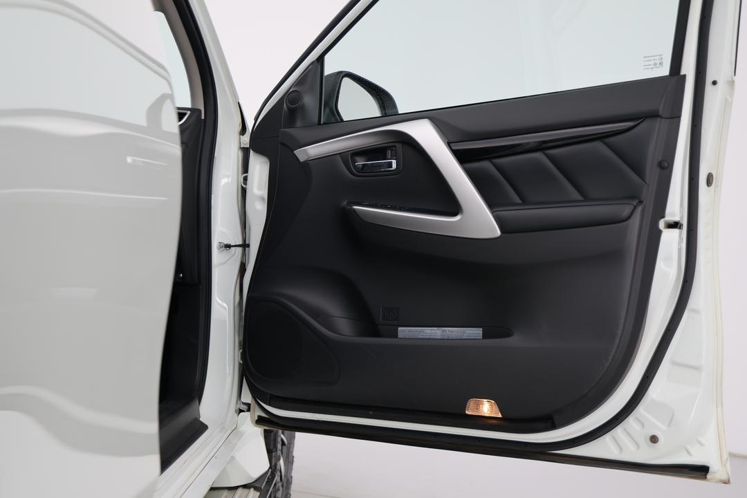 2019 Mitsubishi Pajero Sport Gls (4x4) 5 Seat, Automatic, 100078 km, Speaker View