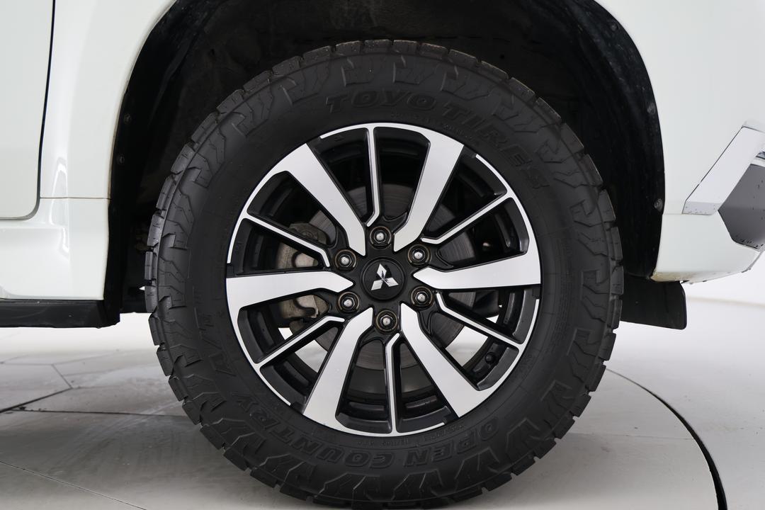2019 Mitsubishi Pajero Sport Gls (4x4) 5 Seat, Automatic, 100078 km, Right Front Wheel