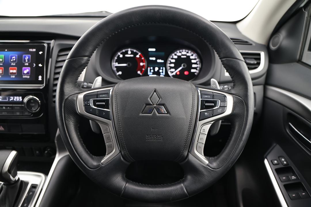 2019 Mitsubishi Pajero Sport Gls (4x4) 5 Seat, Automatic, 100078 km, Steering Wheel Close-up
