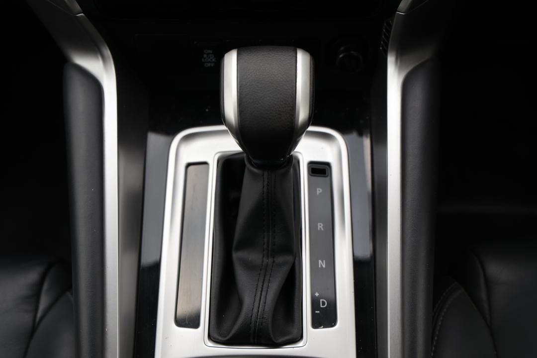 2019 Mitsubishi Pajero Sport Gls (4x4) 5 Seat, Automatic, 100078 km, Gear Lever 