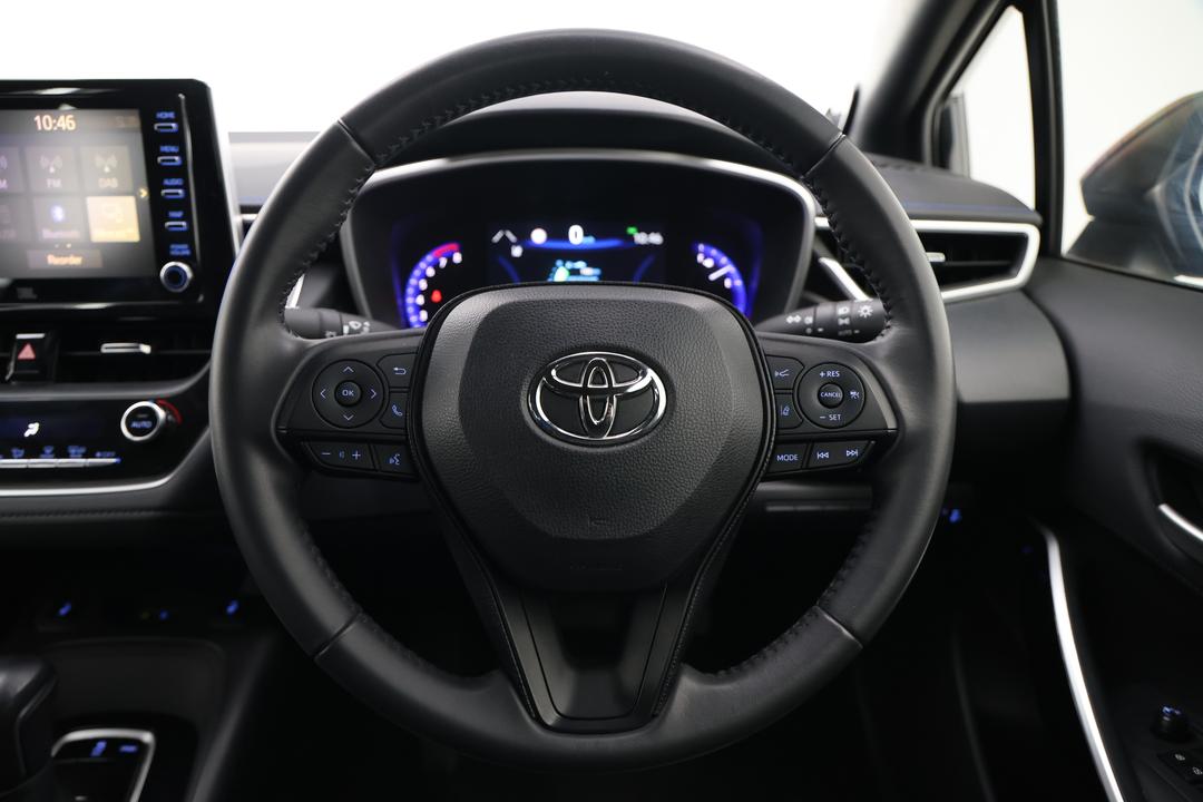 2020 Toyota Corolla Zr, Automatic, 43458 km, Drivers Side Door Panel Controls