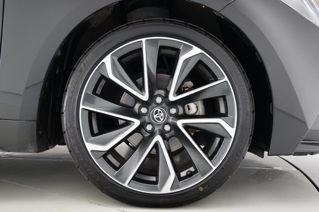 2020 Toyota Corolla Zr, Automatic, 43458 km, Right Front Wheel