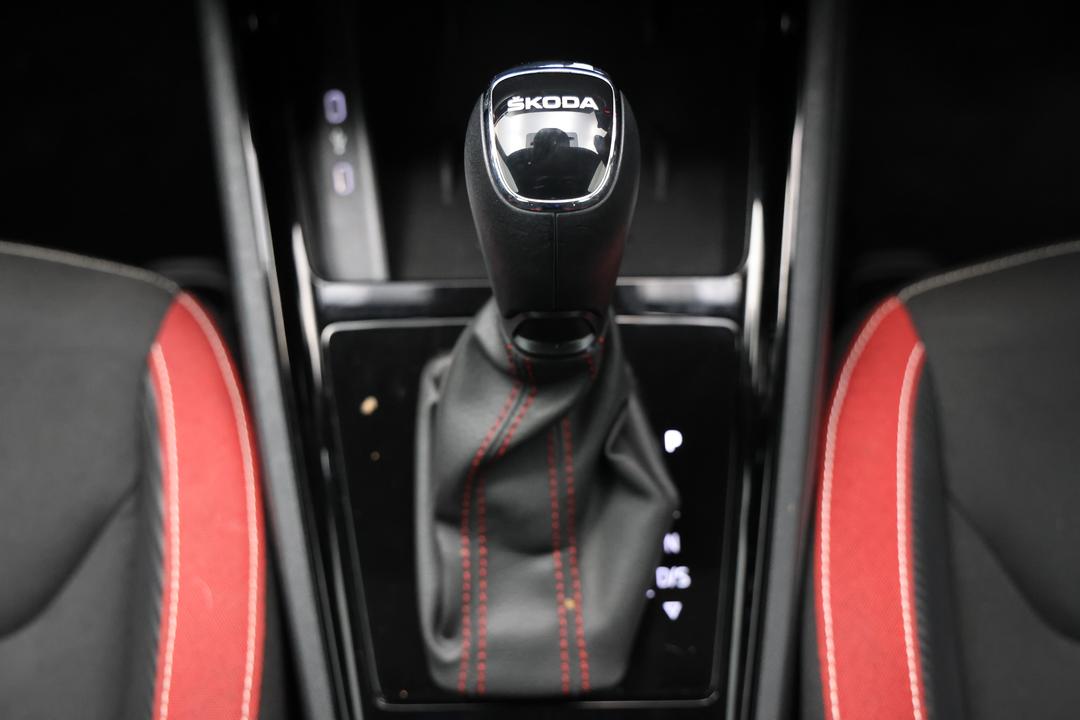 2021 SKODA Kamiq 110tsi Monte Carlo, Automatic, 75019 km, Center Console