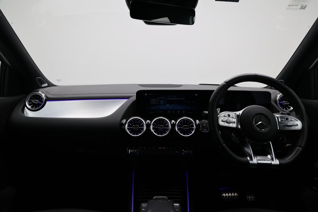 2021 Mercedes-amg GLA 35 4matic, Automatic, 46262 km, Dashboard View