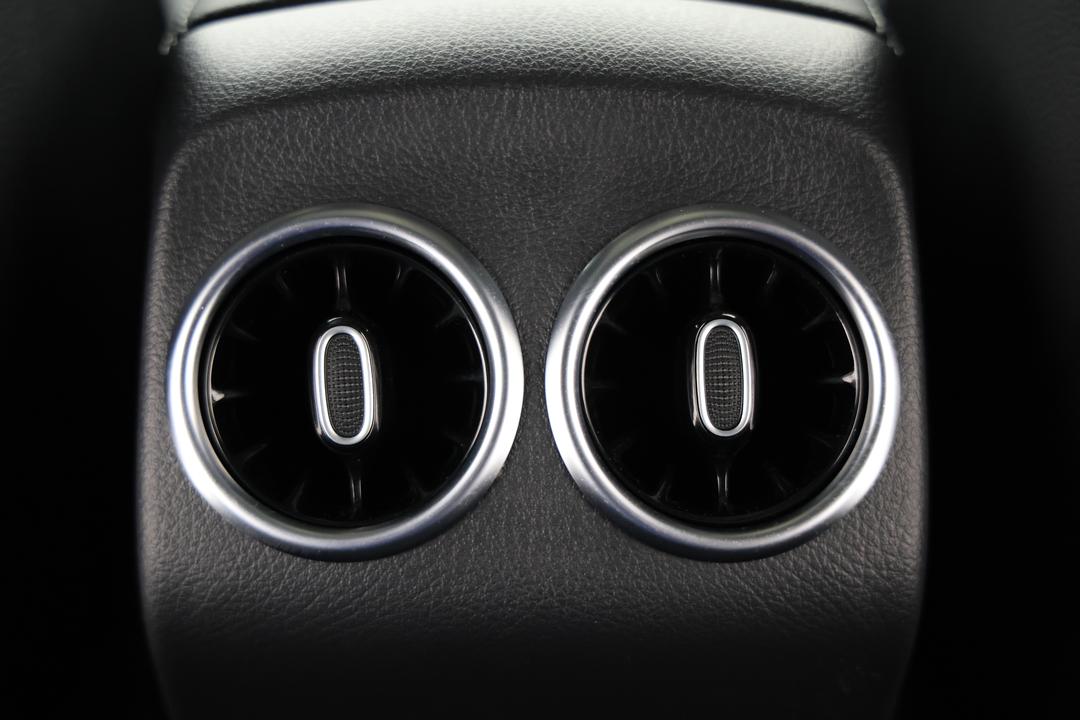 2021 Mercedes-amg GLA 35 4matic, Automatic, 46262 km, Rear A/C Vent