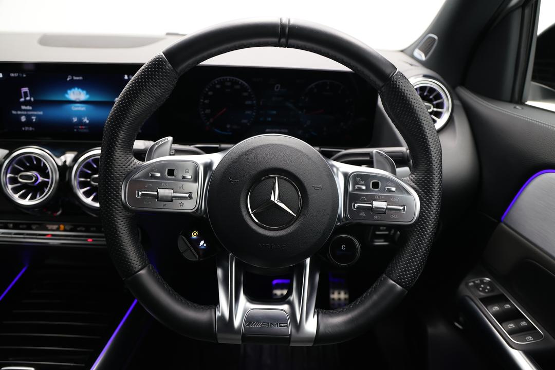2021 Mercedes-amg GLA 35 4matic, Automatic, 46262 km, Right Side Front Door Cabin View