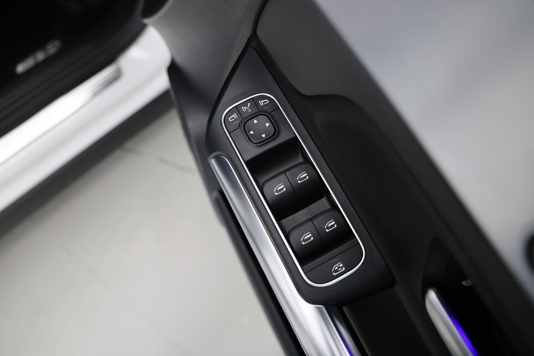 2021 Mercedes-amg GLA 35 4matic, Automatic, 46262 km, Drivers Side Adjustment Panel