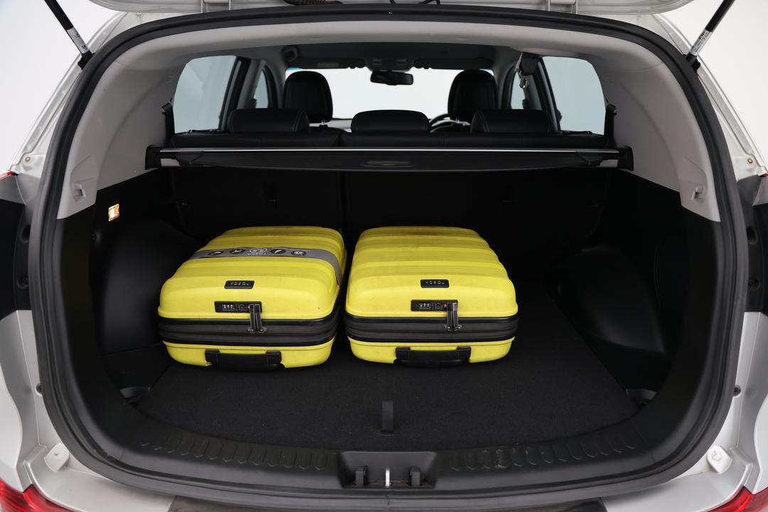 2014 Kia Sportage Sli (AWD), Automatic, 141245 km, Boot Inside View with Luggage