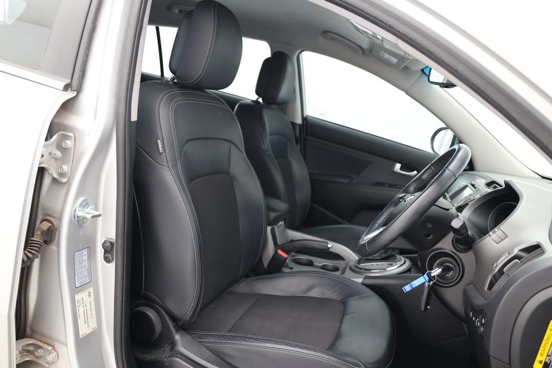 2014 Kia Sportage Sli (AWD), Automatic, 141245 km, Drivers Side Door Panel Controls
