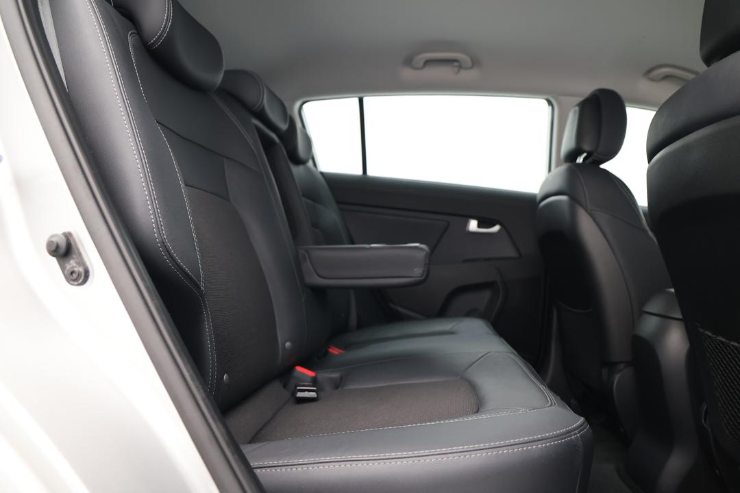 2014 Kia Sportage Sli (AWD), Automatic, 141245 km, Right Side Rear Door Cabin View