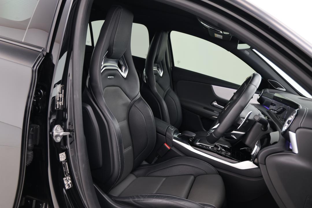 2021 Mercedes-amg A35 4matic, Automatic, 55730 km, Right Side Front Door Cabin View