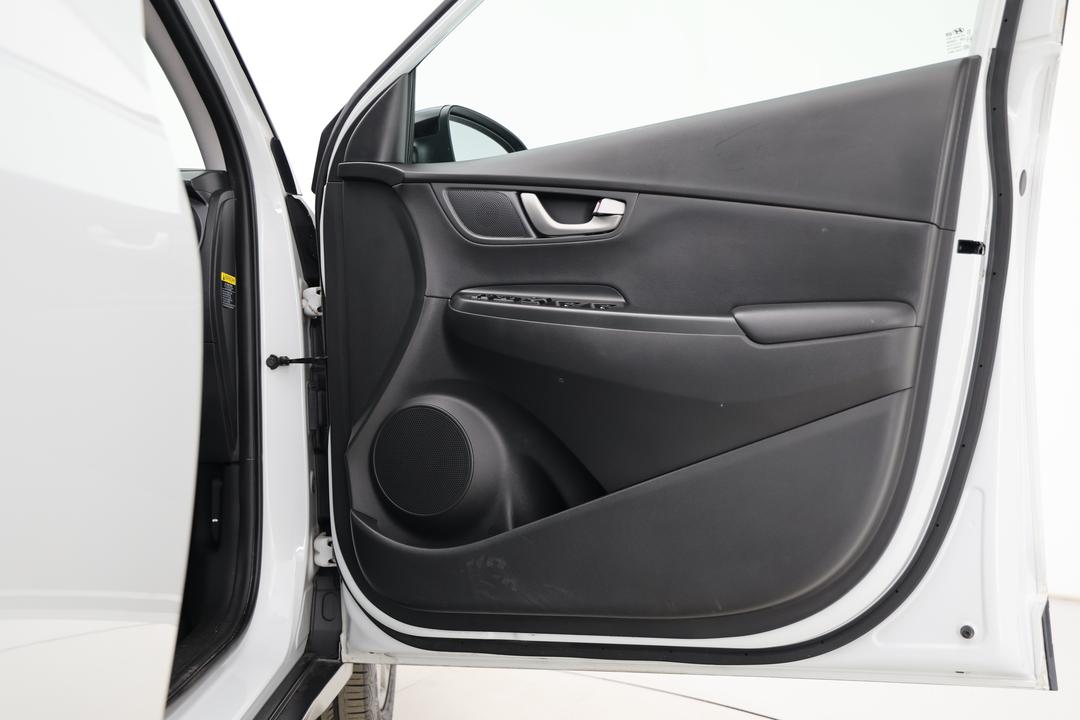 2017 Hyundai Kona Elite (FWD), Automatic, 90091 km, Right Side Front Door Cabin View