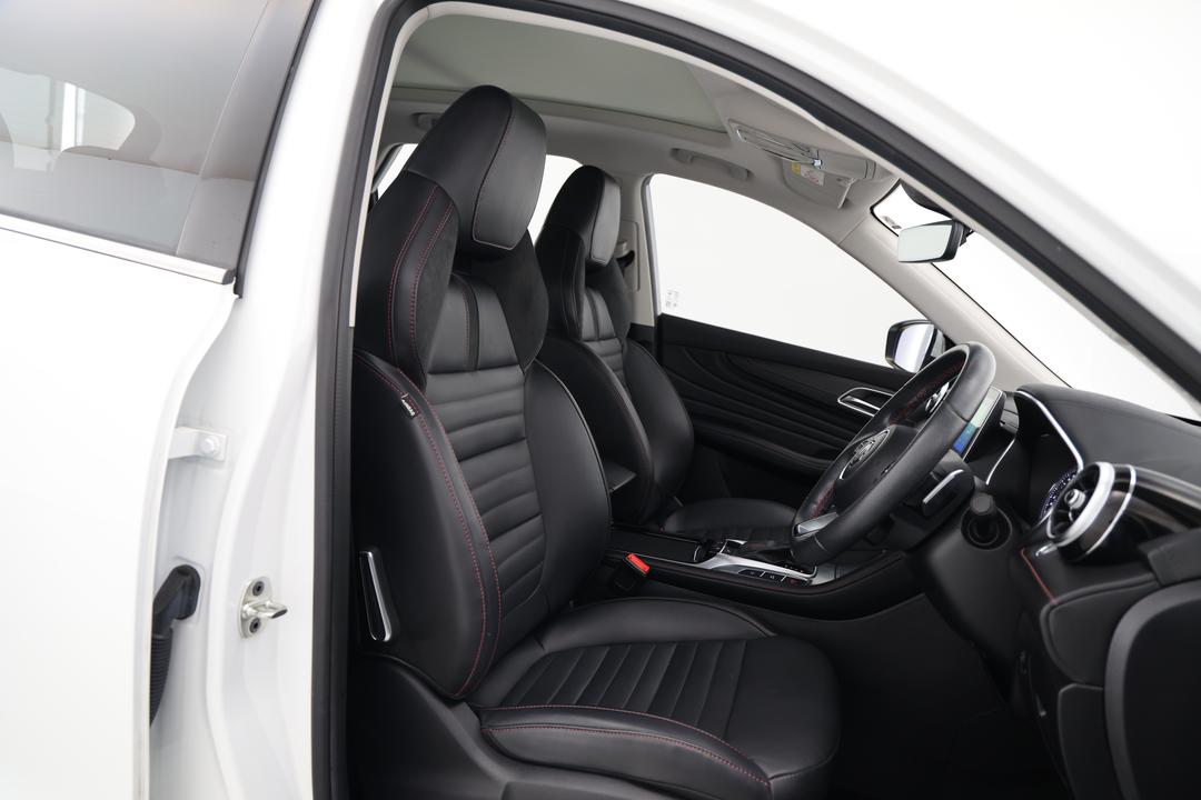 2022 MG HS Essence, Automatic, 13430 km, Right Side Front Door Cabin View