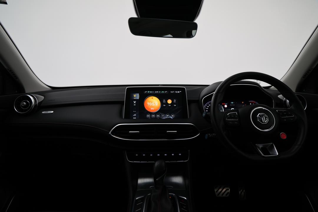 2022 MG HS Essence, Automatic, 13430 km, Dashboard View