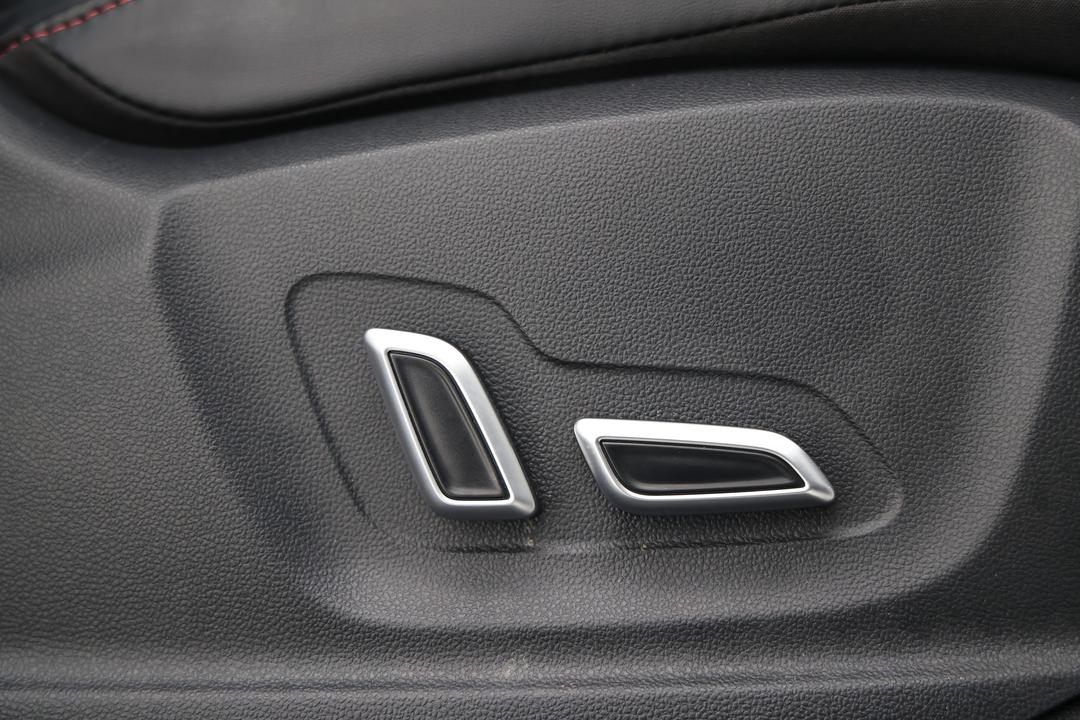 2022 MG HS Essence, Automatic, 13430 km, Drivers Side Adjustment Panel