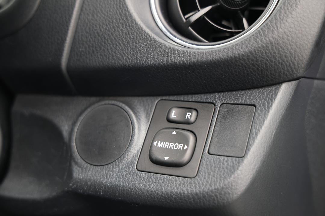2019 Toyota Yaris Ascent, Automatic, 56670 km, Utility Switches/Buttons