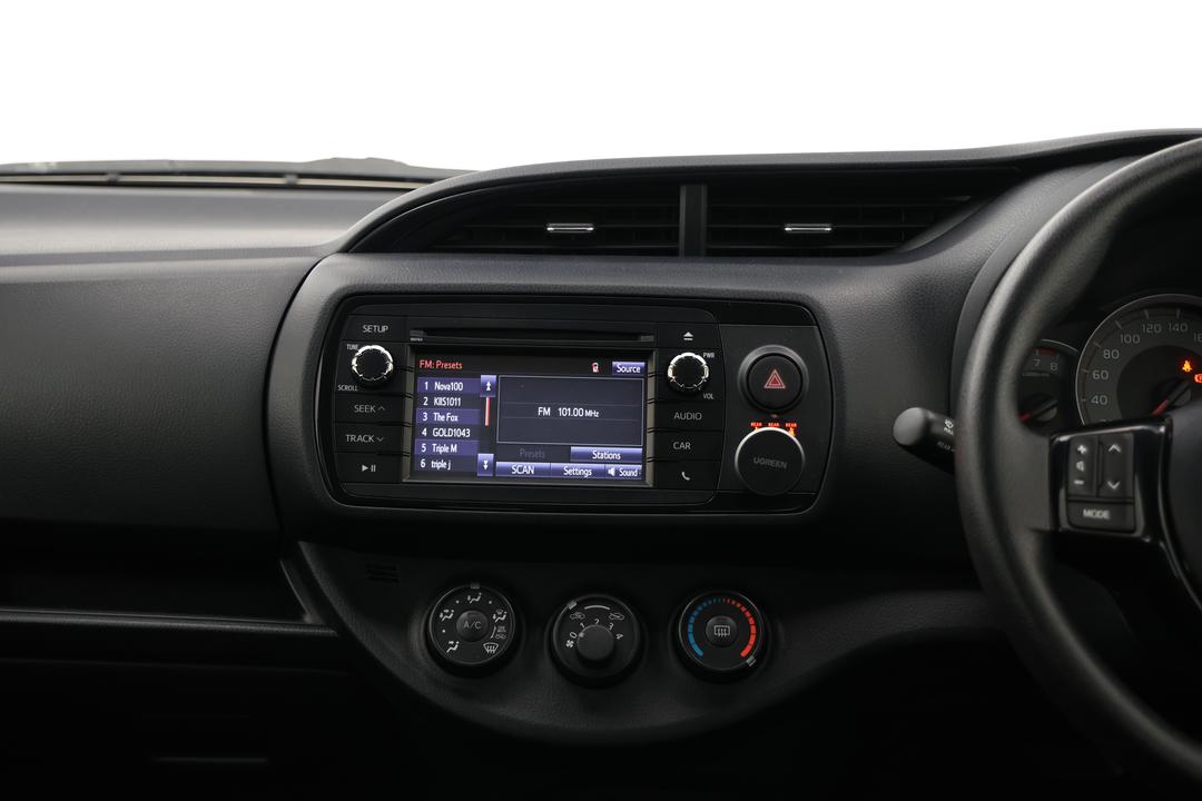 2019 Toyota Yaris Ascent, Automatic, 56670 km, Center Console