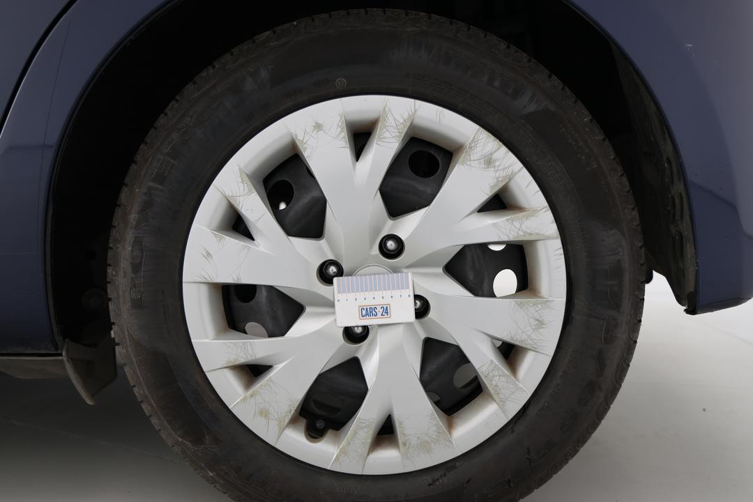 2019 Toyota Yaris Ascent, Automatic, 56670 km, Wheels Rim Front RHS Gutter Rash