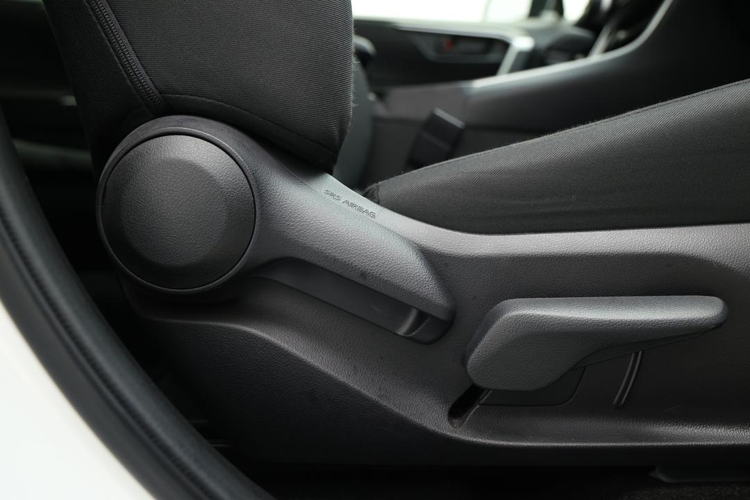 2022 Toyota RAV4 Gx (2WD) Hybrid, Automatic, 69044 km, Center Console