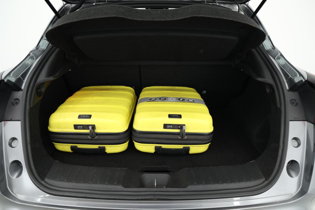 2023 Nissan Juke St-l, Automatic, 50976 km, Boot Inside View with Luggage