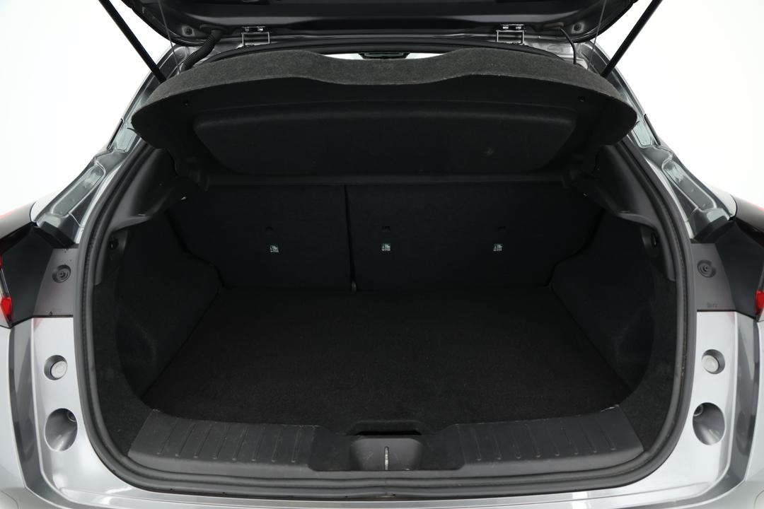 2023 Nissan Juke St-l, Automatic, 50976 km, Boot Inside View