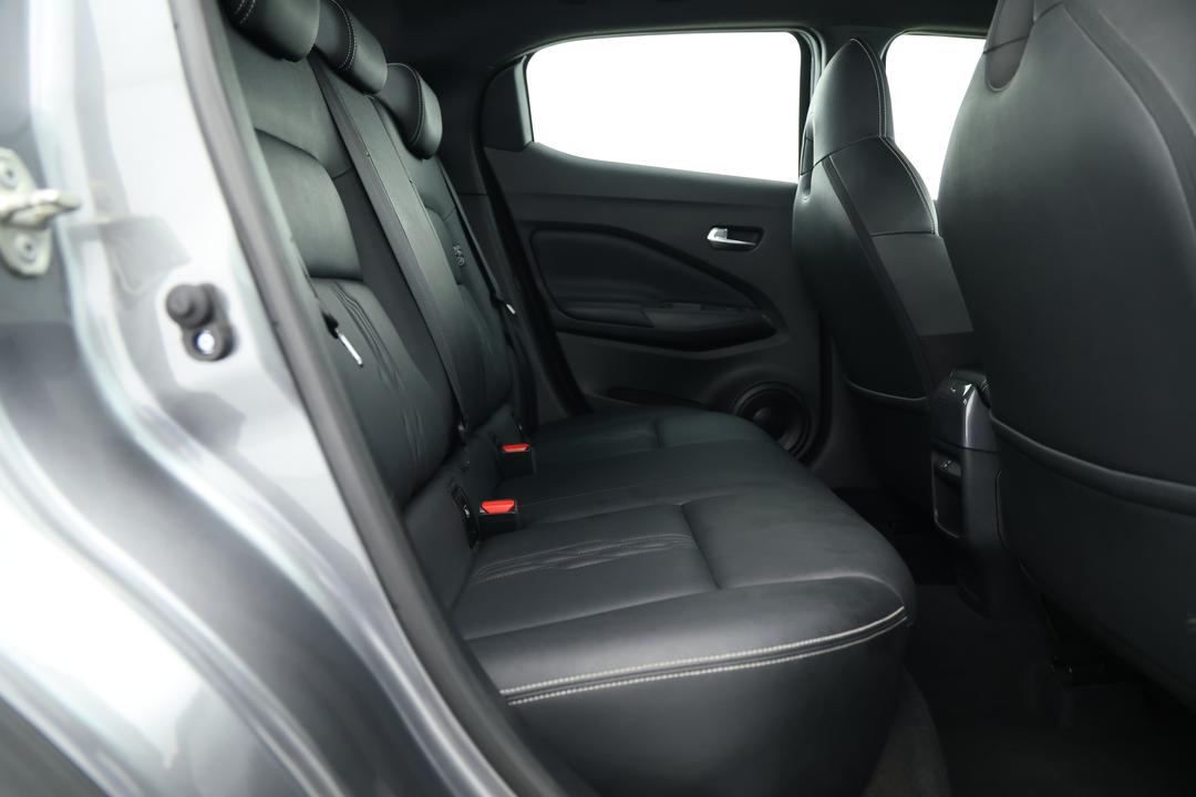 2023 Nissan Juke St-l, Automatic, 50976 km, Right Side Rear Door Cabin View