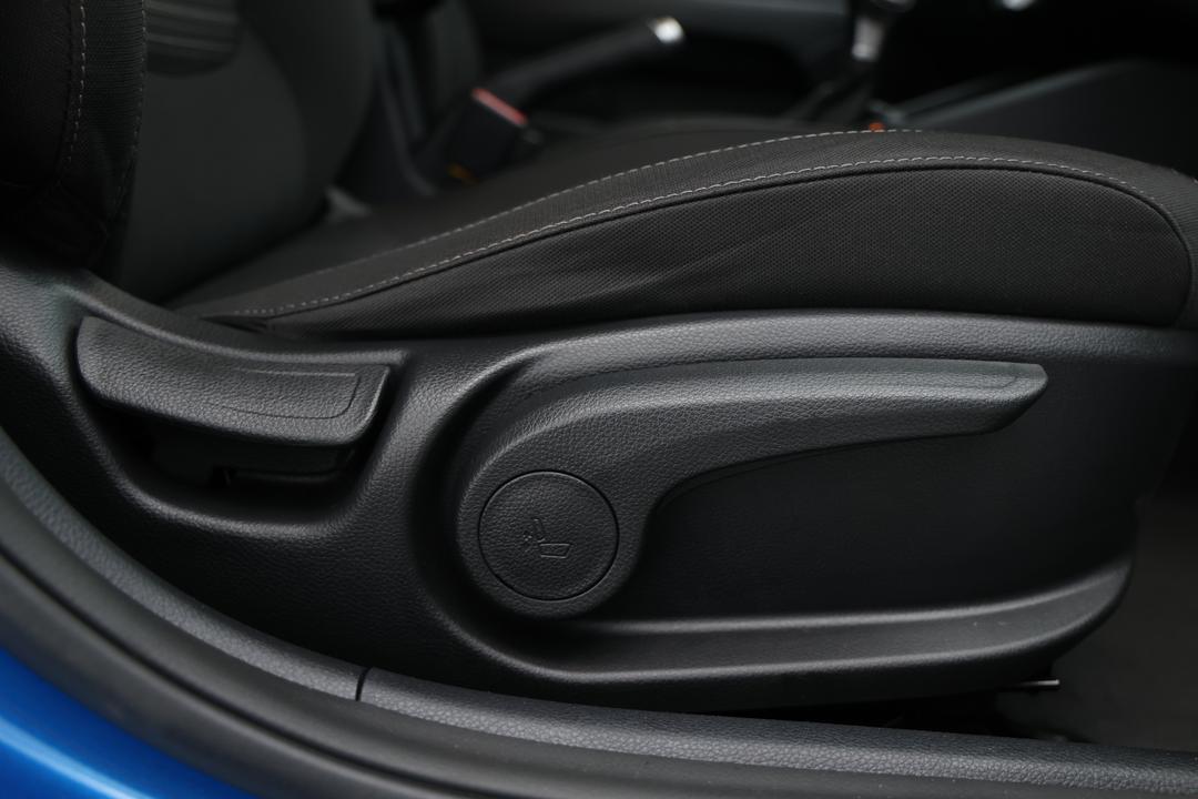 2023 Kia Stonic Sport, Automatic, 16826 km, Right Side Rear Door Cabin View
