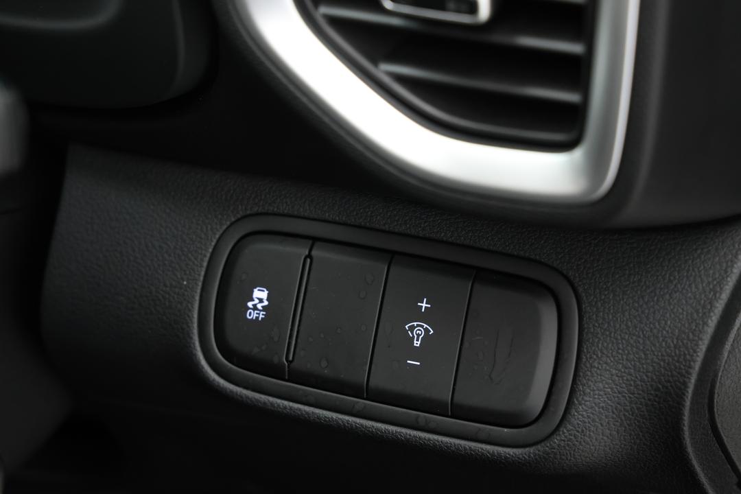 2025 Hyundai Venue Active, Automatic, 29219 km, Cruise Control