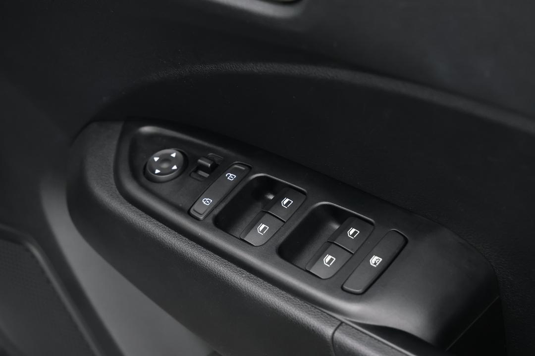 2025 Hyundai Venue Active, Automatic, 29219 km, Key Close-up