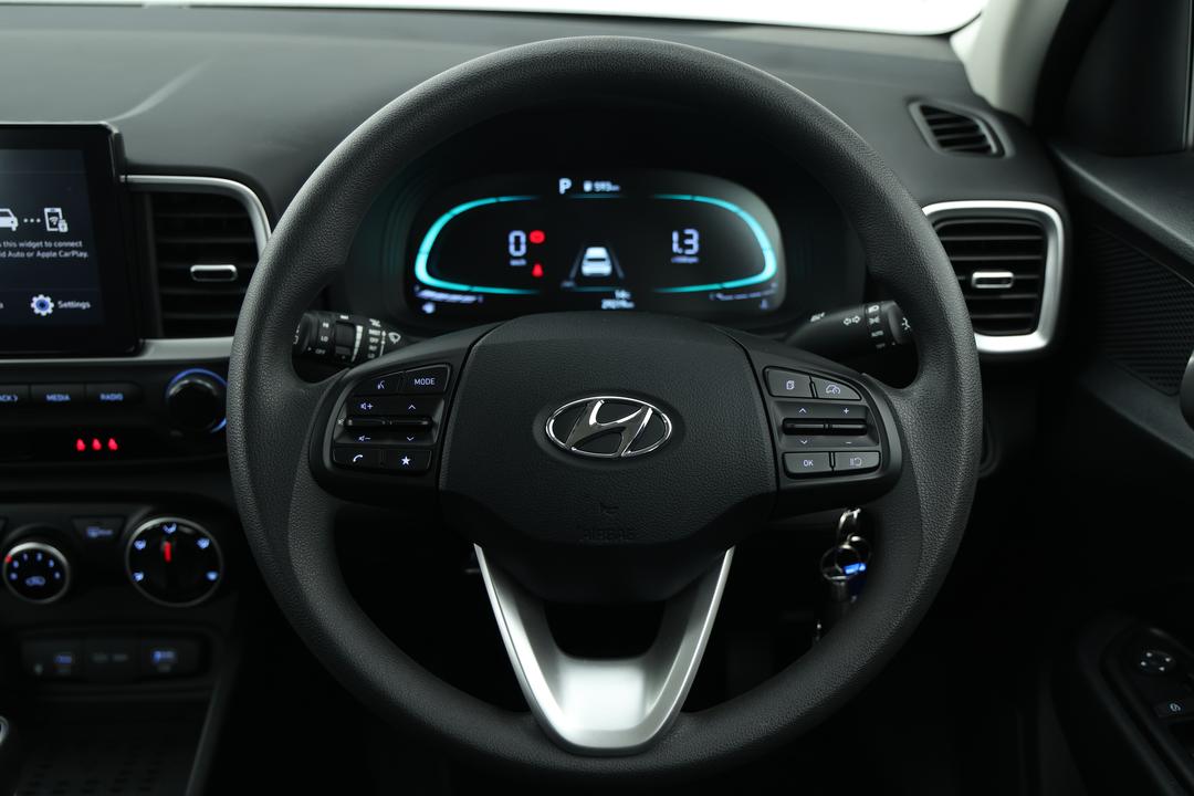 2025 Hyundai Venue Active, Automatic, 29219 km, Dashboard View