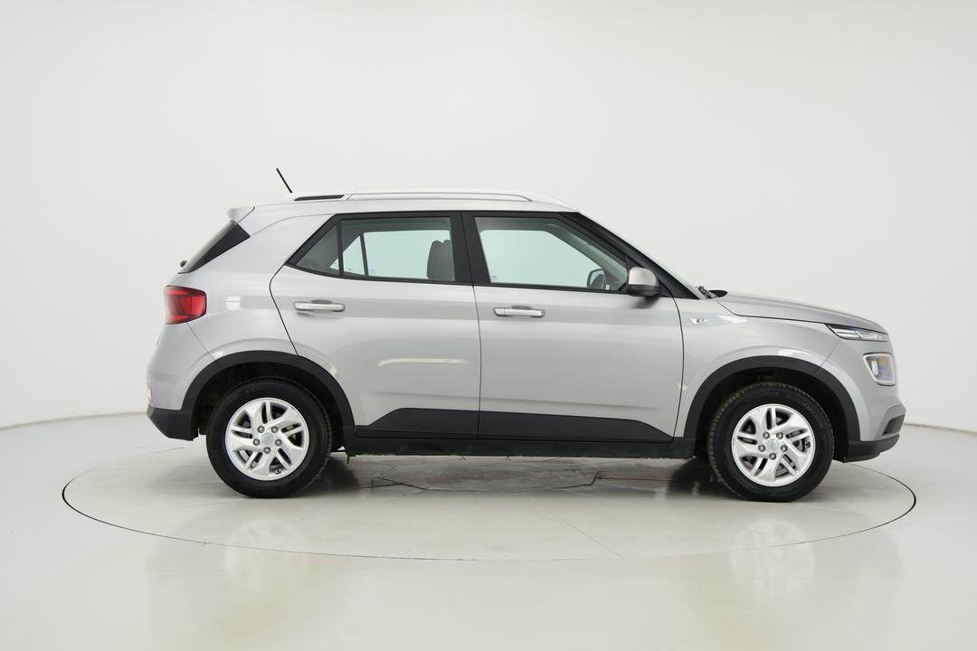 2025 Hyundai Venue Active, Automatic, 29219 km, Right Side View