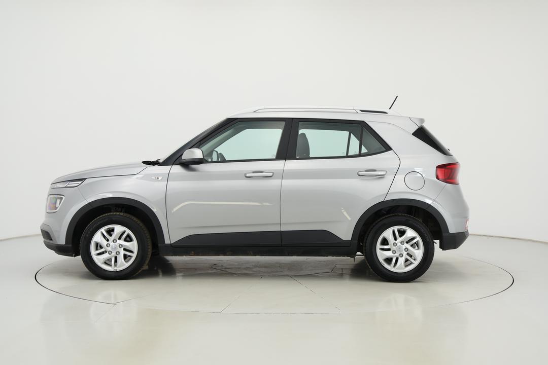 2025 Hyundai Venue Active, Automatic, 29219 km, Left Side View