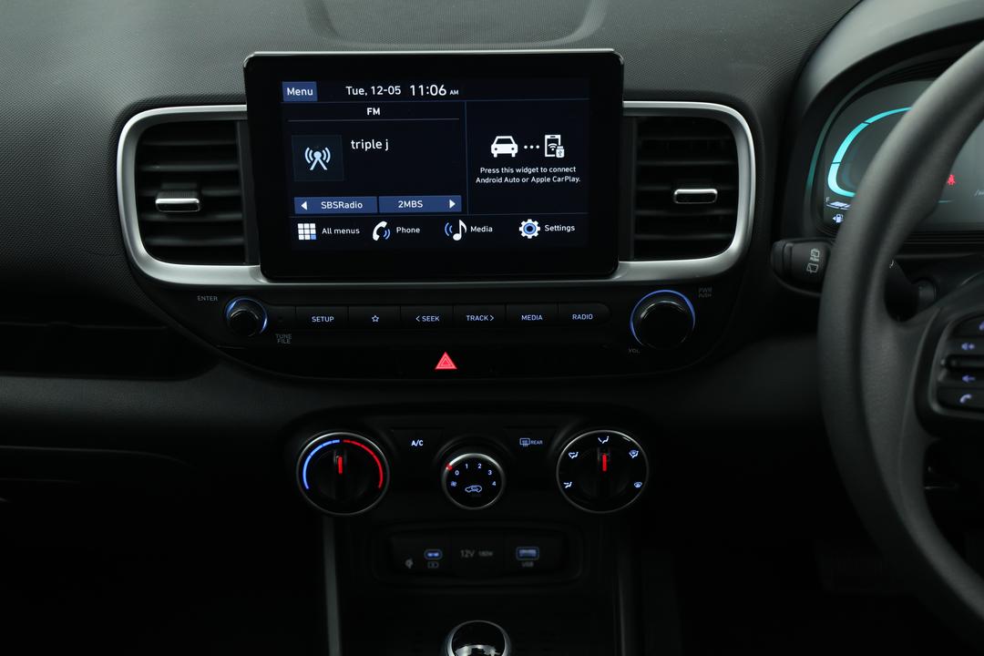 2025 Hyundai Venue Active, Automatic, 29219 km, Infotainment System