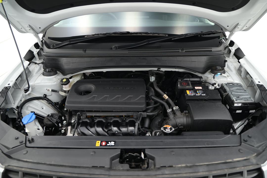 2025 Hyundai Venue Active, Automatic, 29219 km, Open Bonnet (Engine)