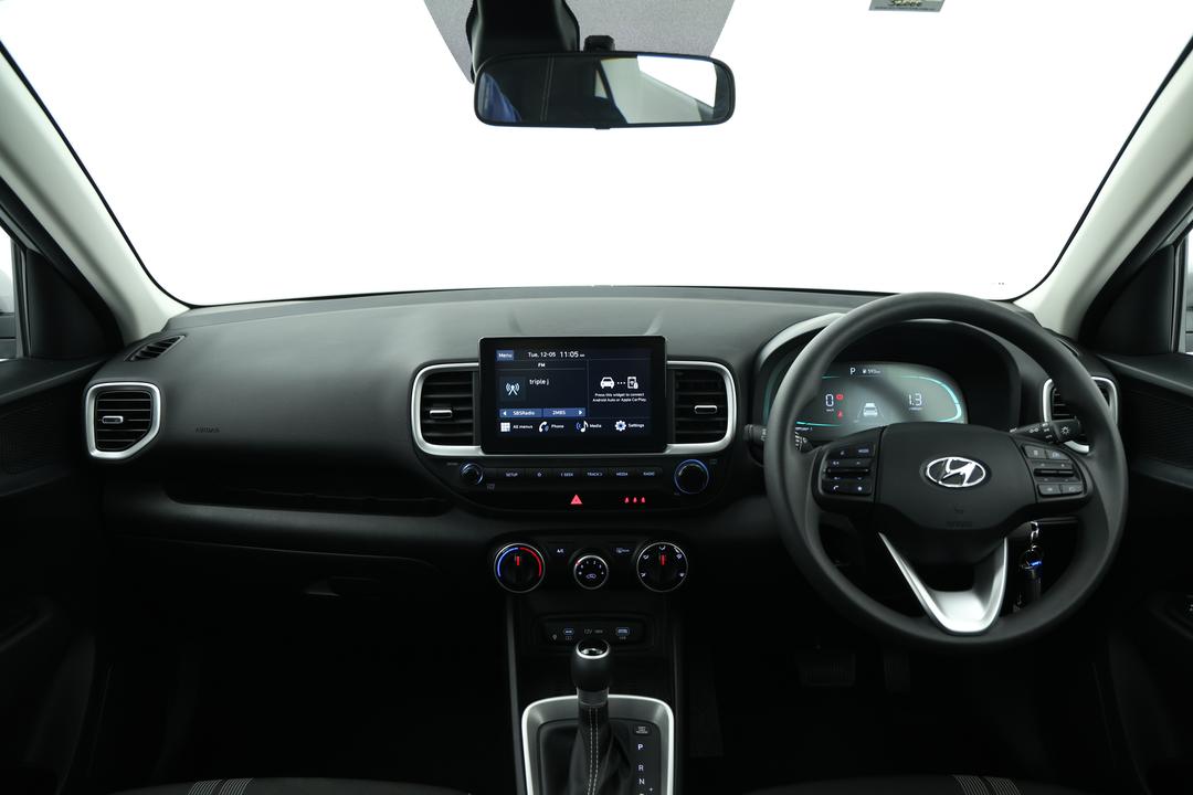 2025 Hyundai Venue Active, Automatic, 29219 km, Third Row Seats