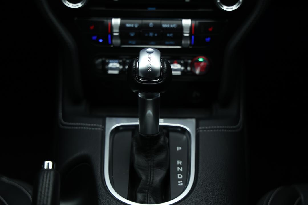 2020 Ford Mustang Gt 5.0 V8, Automatic, 47816 km, Right Side Rear Door Cabin View