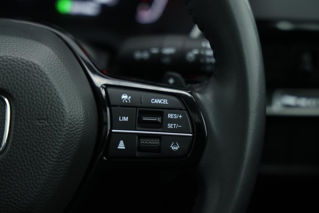 2023 Honda CR-V Vti Lx (AWD) 5 Seats, Automatic, 21154 km, Boot Inside View with Luggage