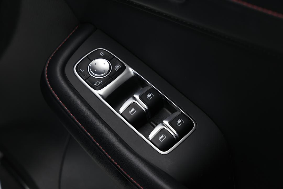 2023 MG HS Excite, Automatic, 52967 km, Pedals and Footmat
