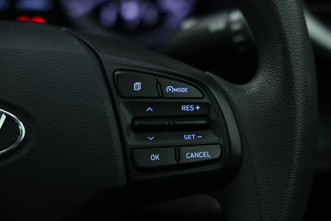 2019 Hyundai Venue Go, Automatic, 51749 km, Gear Lever 