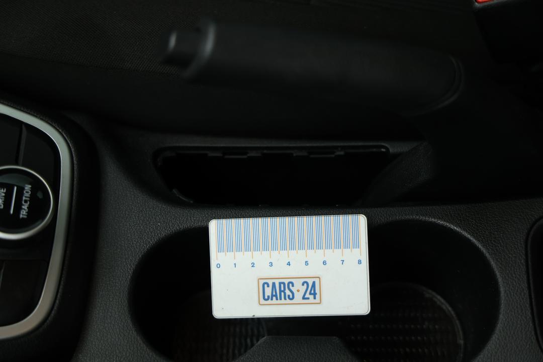 2019 Hyundai Venue Go, Automatic, 51749 km, Miscellaneous Interior Scratch