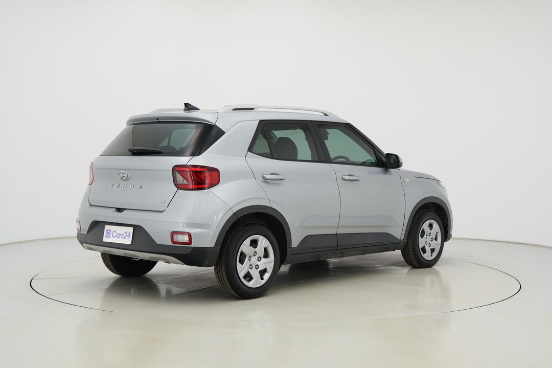 2019 Hyundai Venue Go, Automatic, 51749 km, Right Back Diagonal (45- Degree) View