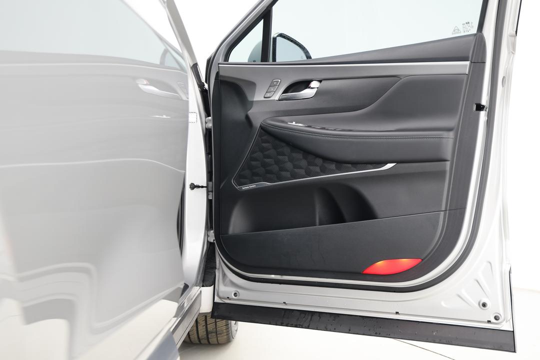 2022 Hyundai Santa Fe Highlander Crdi (AWD), Automatic, 49233 km, Drivers Side Door Panel Controls
