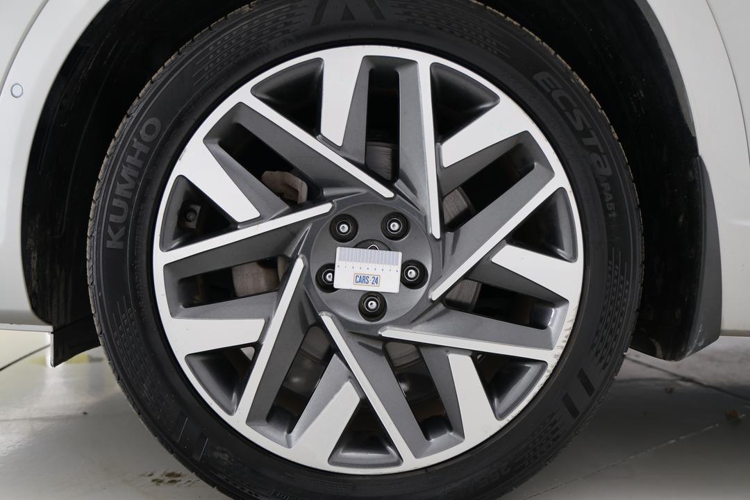 2022 Hyundai Santa Fe Highlander Crdi (AWD), Automatic, 49233 km, Wheels Rim Front RHS Gutter Rash