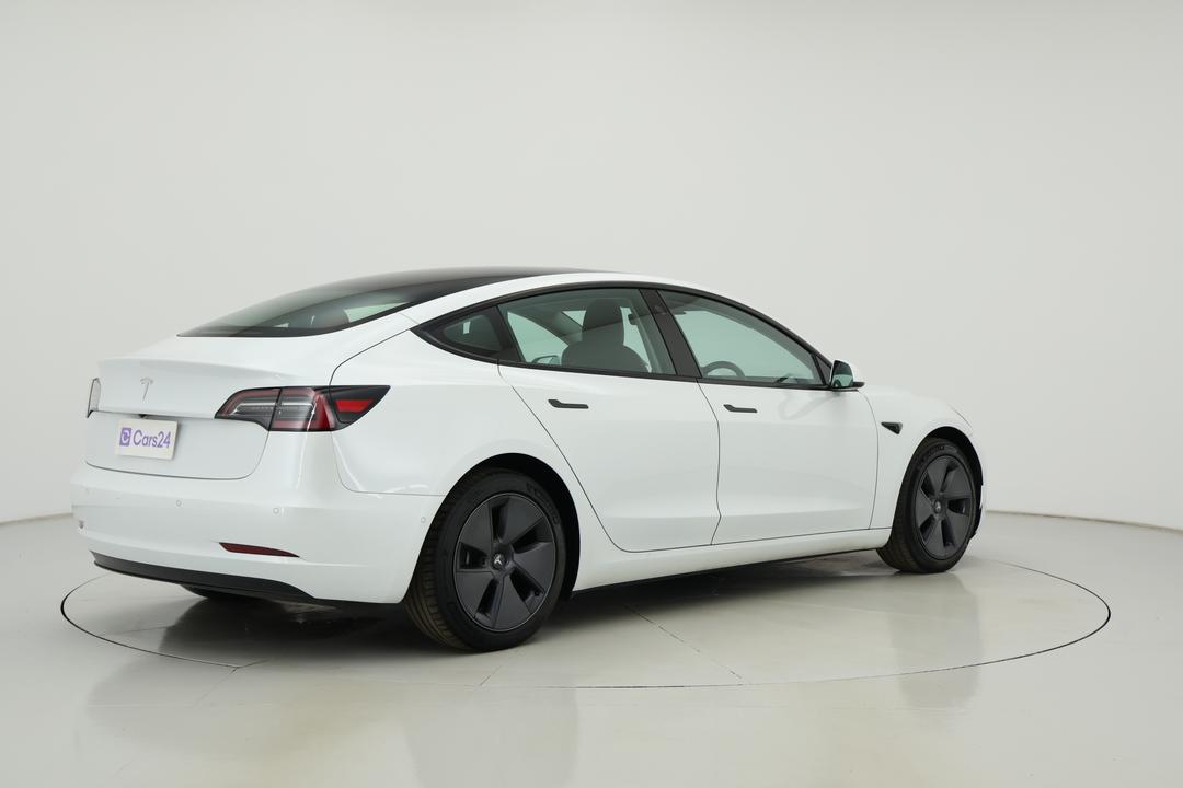 2021 Tesla Model 3 Standard Range Plus RWD, Automatic, 84759 km, Right Back Diagonal (45- Degree) View