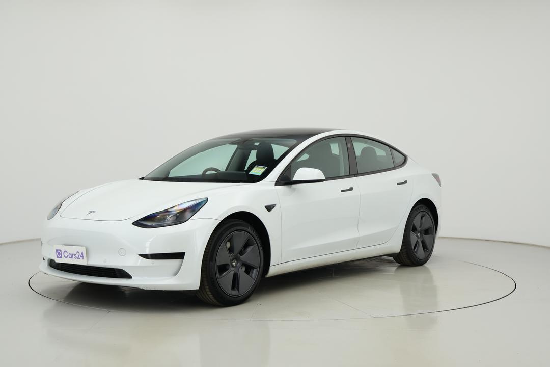2021 Tesla Model 3 Standard Range Plus RWD, Automatic, 84759 km, Left Front Diagonal (45- Degree) View