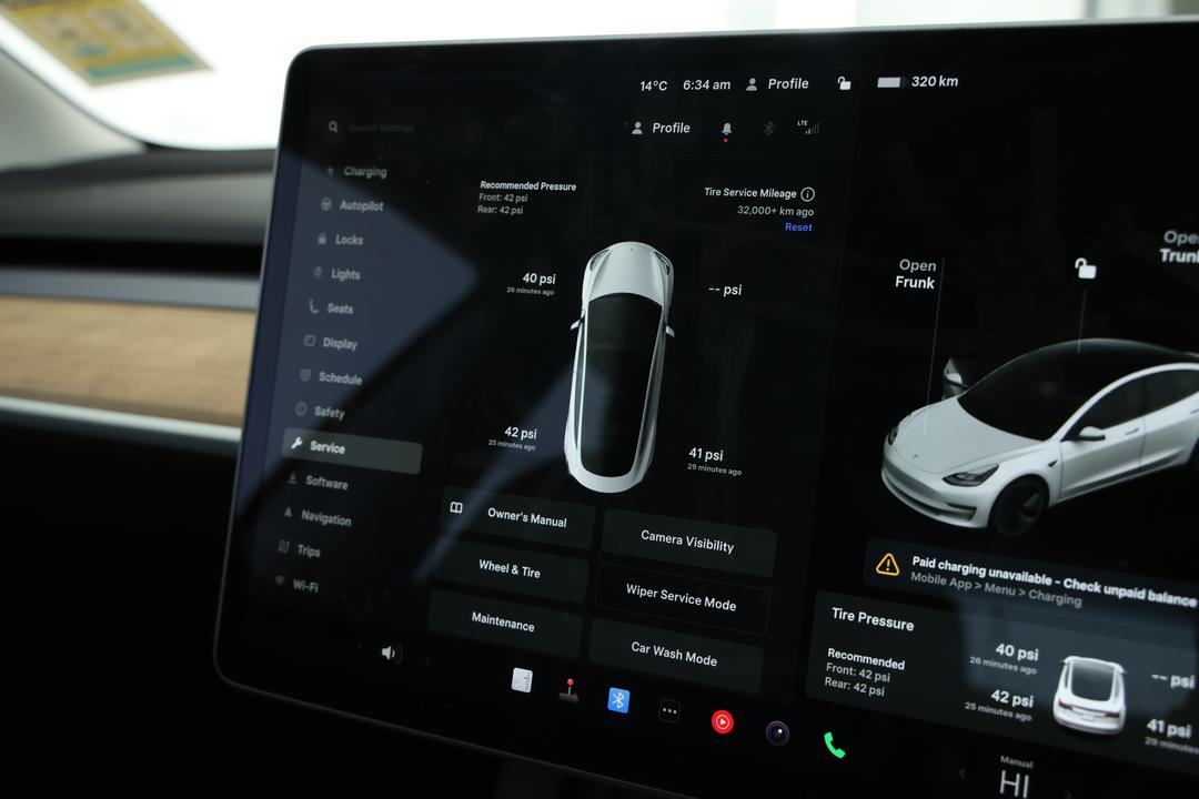 2021 Tesla Model 3 Standard Range Plus RWD, Automatic, 84759 km, Right Side Front Door Cabin View