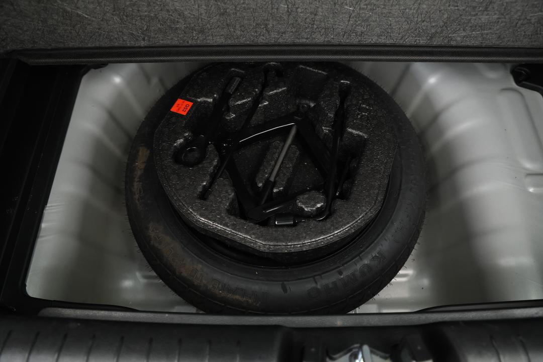 2025 Hyundai Venue Venue, Automatic, 25691 km, Spare Wheel